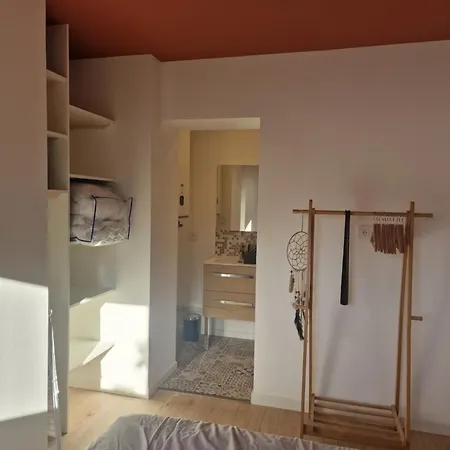 Chez Julie Et Julien דירה