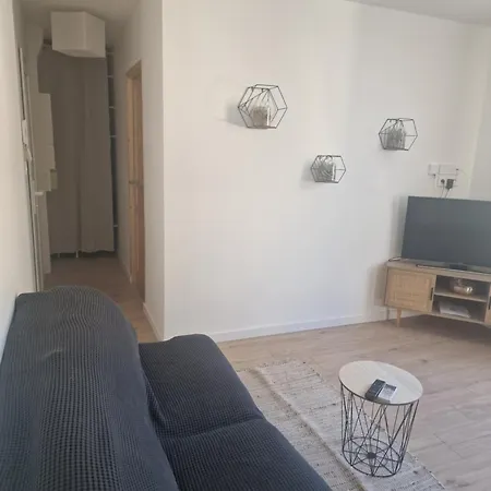 Chez Julie Et Julien דירה
