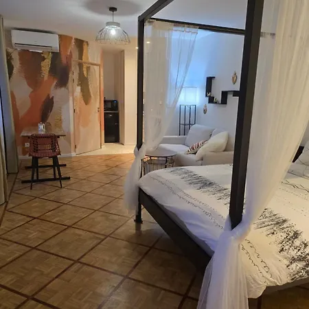 Chez Julie Et Julien דירה